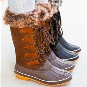 LAST PAIR LEFT! DASHING THROUGH THE SNOW-BROWN SNOWBOOTS
